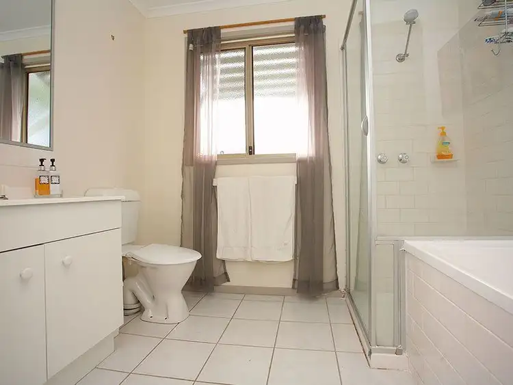 Sixth view of Homely unit listing, 1 Kim Court, Seabrook VIC 3028