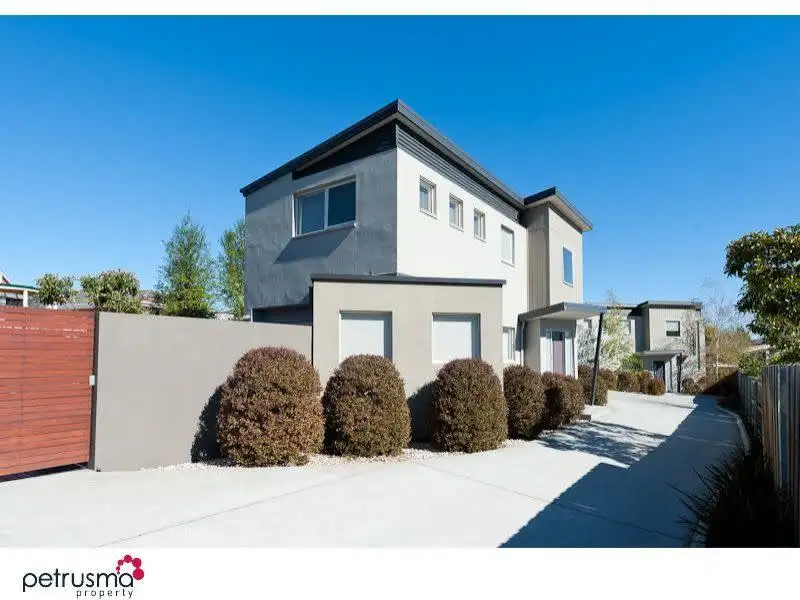 Main view of Homely townhouse listing, 2/191 Derwent Avenue, Lindisfarne TAS 7015