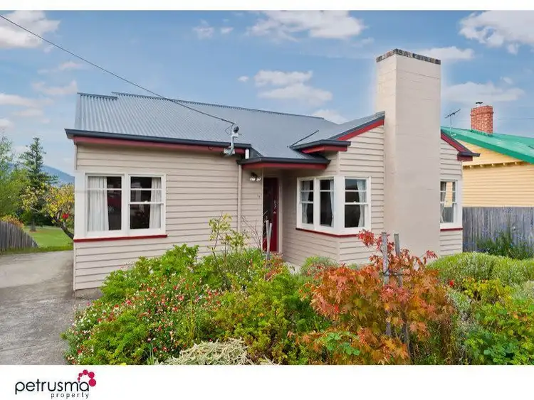 10 Springvale Avenue, New Town TAS 7008
