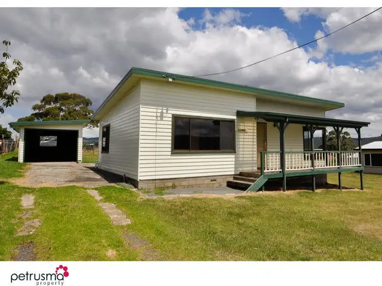 8 Roberts Street, Triabunna TAS 7190
