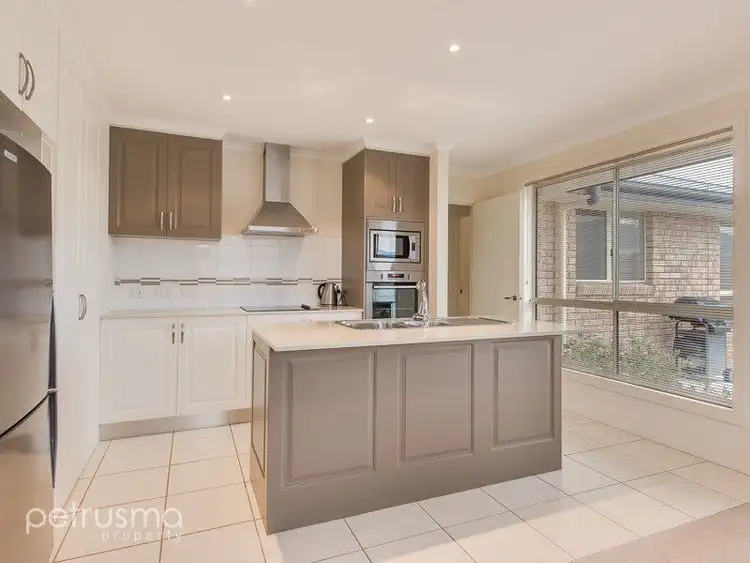 Fifth view of Homely villa listing, 3/15 Talune Street, Lindisfarne TAS 7015