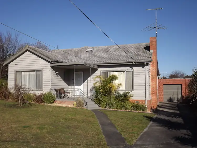 27 Heather Grove, Newborough VIC 3825