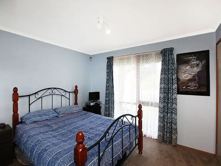 Seventh view of Homely house listing, 33 Mintaro Way, Seabrook VIC 3028