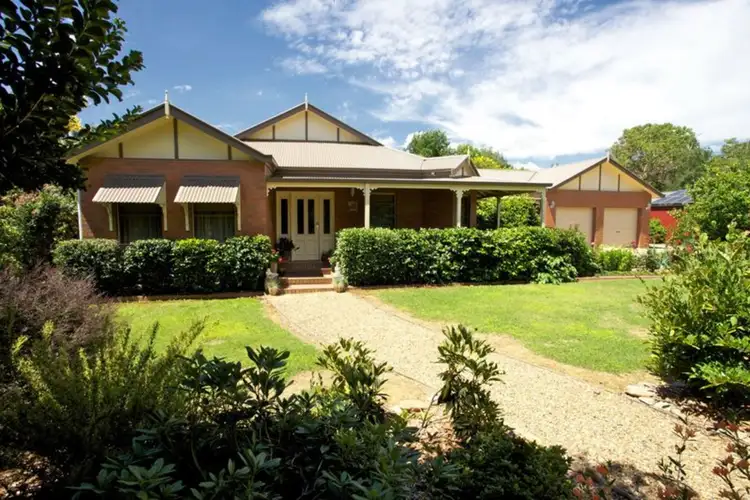 4 Alexandra Court, Bright VIC 3741