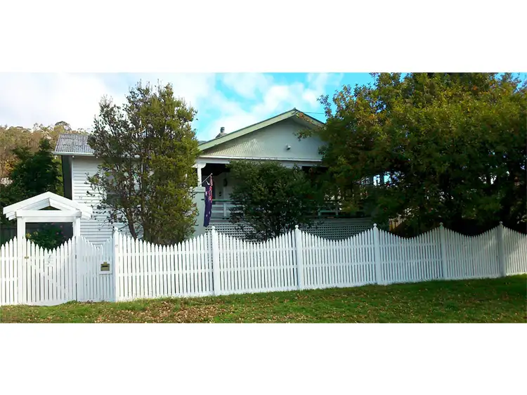 17 Barnett Avenue, New Norfolk TAS 7140