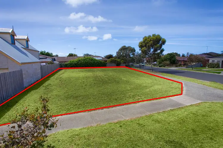 2 Grange Crescent, Torquay VIC 3228