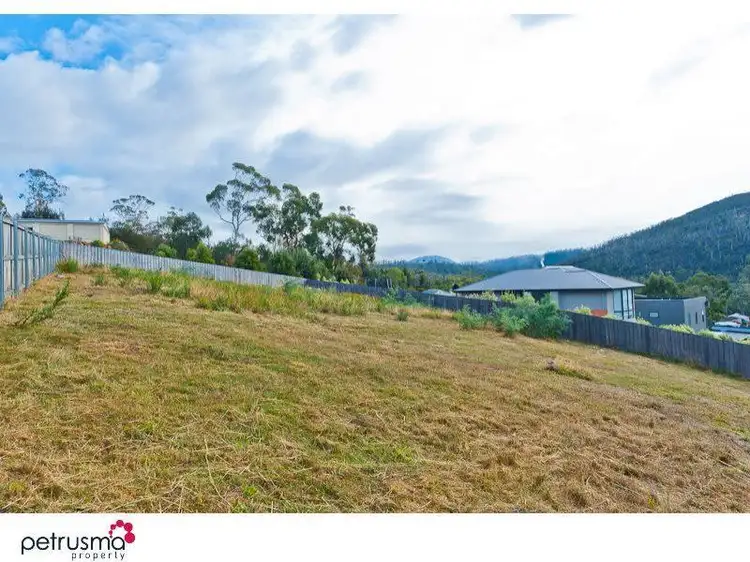 13 Radiata Drive, Lindisfarne TAS 7015