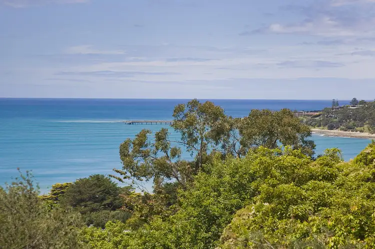 17 Gwynne Avenue, Lorne VIC 3232