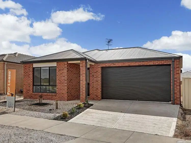 27 PAULINE WAY, Kilmore VIC 3764