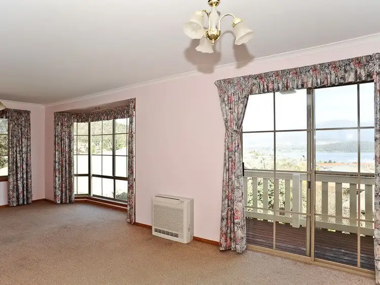 Fifth view of Homely villa listing, 2/6 Owen Court, Lindisfarne TAS 7015