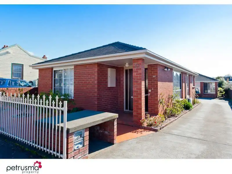 Main view of Homely unit listing, 1/32 Lord Street, Sandy Bay TAS 7005
