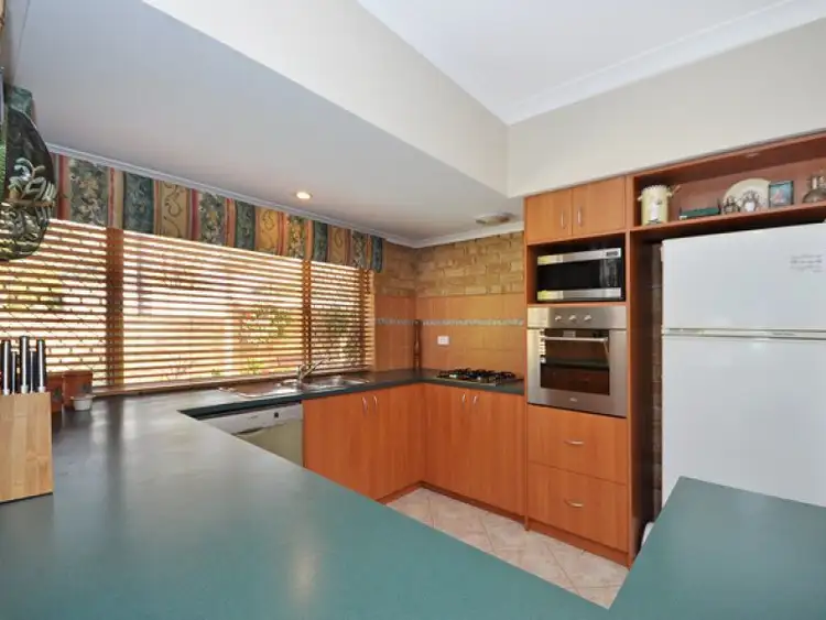 Sixth view of Homely house listing, 2 Buckie Court, Warwick WA 6024