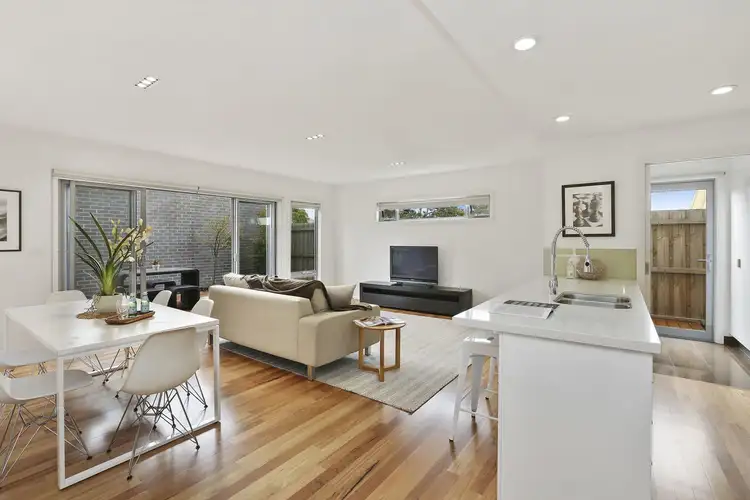2/124 West Fyans Street, Newtown VIC 3220