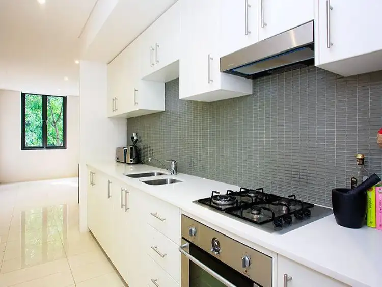 Third view of Homely apartment listing, 2/41B Elizabeth Bay Road, Elizabeth Bay NSW 2011