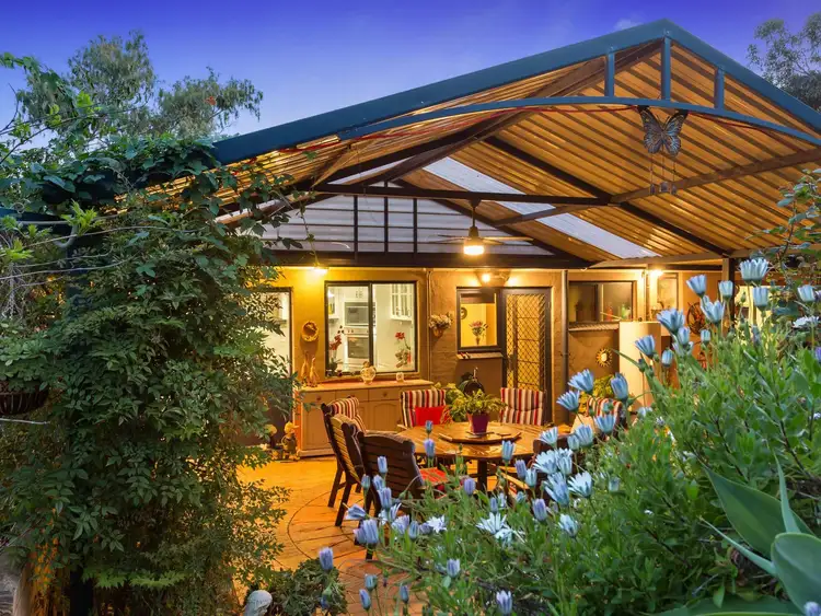3 Old Coach Place, Roleystone WA 6111