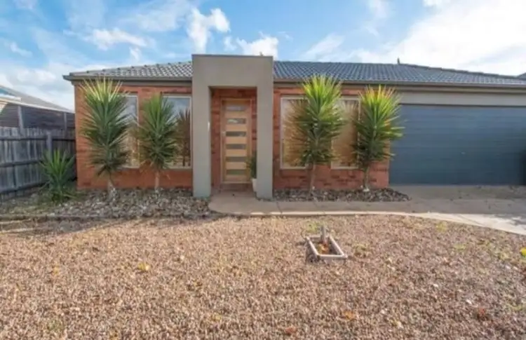 24 Erskine Way, Melton West VIC 3337
