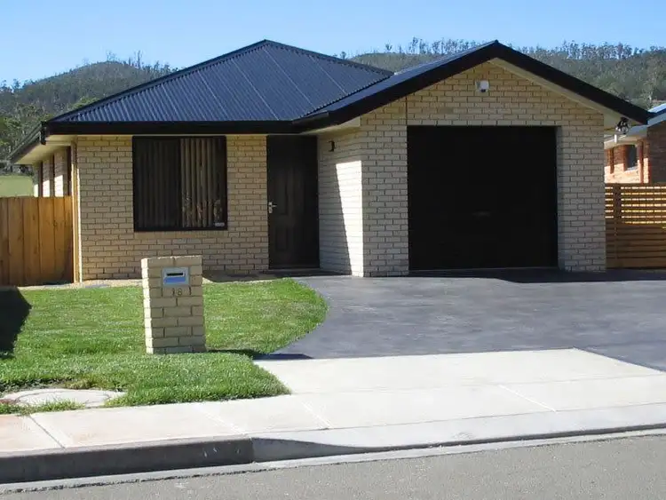 18 Clarence Crescent, Rokeby TAS 7019