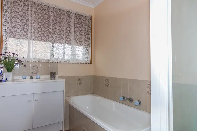 Fifth view of Homely unit listing, Unit 2/5-7 Aldridge Court, Claremont TAS 7011