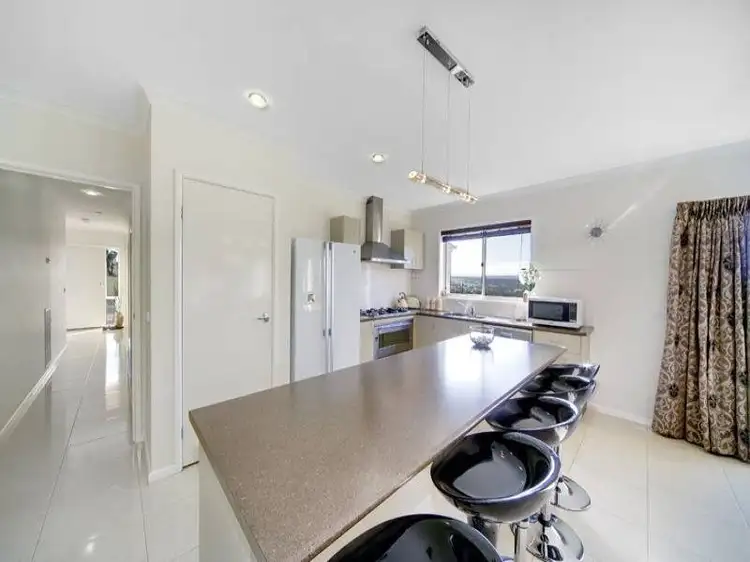Sixth view of Homely house listing, 39 CARMELO COURT, Hidden Valley VIC 3756