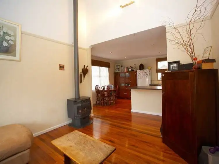 7 Evans Crescent, Laverton VIC 3028