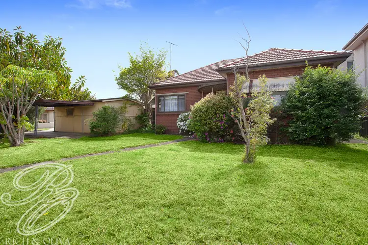 27 Walsh Avenue, Croydon Park NSW 2133