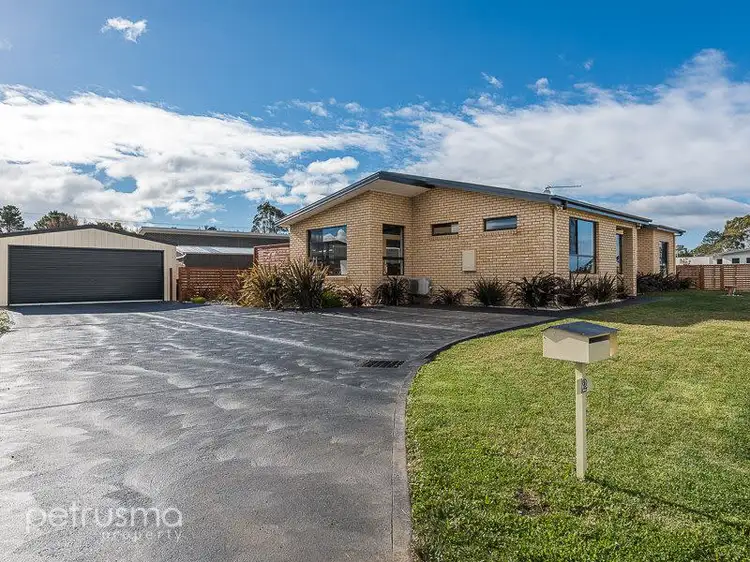 2 Vivalenett Close, Seven Mile Beach TAS 7170