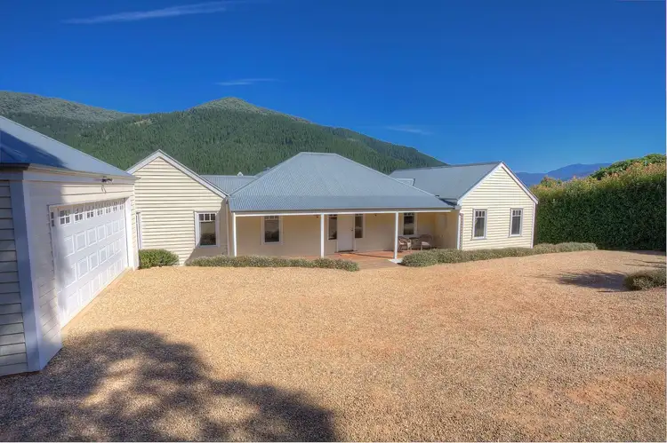 66 School Road, Wandiligong VIC 3744