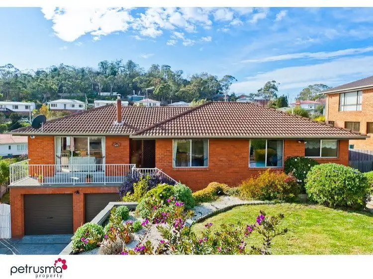 76 Henley Street, Lindisfarne TAS 7015
