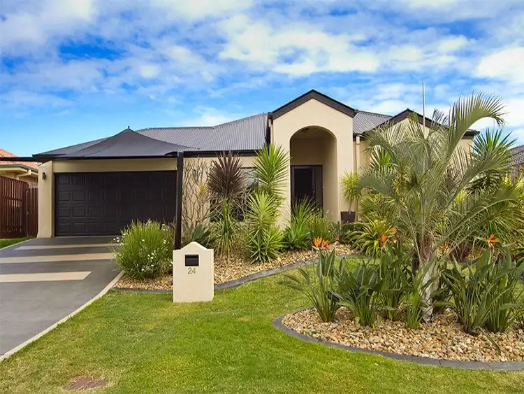 24 Carmarthen Circuit, Pacific Pines QLD 4211