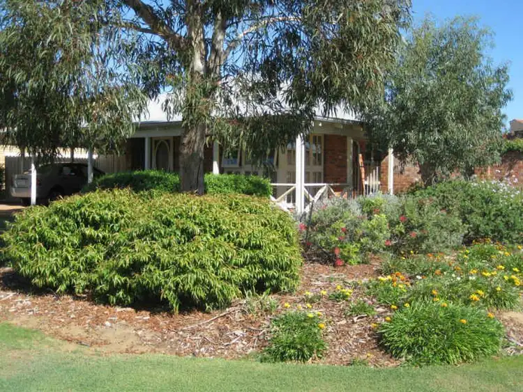 2 Zircon Court, Carine WA 6020