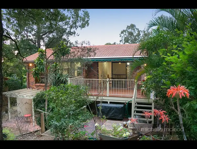 63 Cassandra Street, Chapel Hill QLD 4069