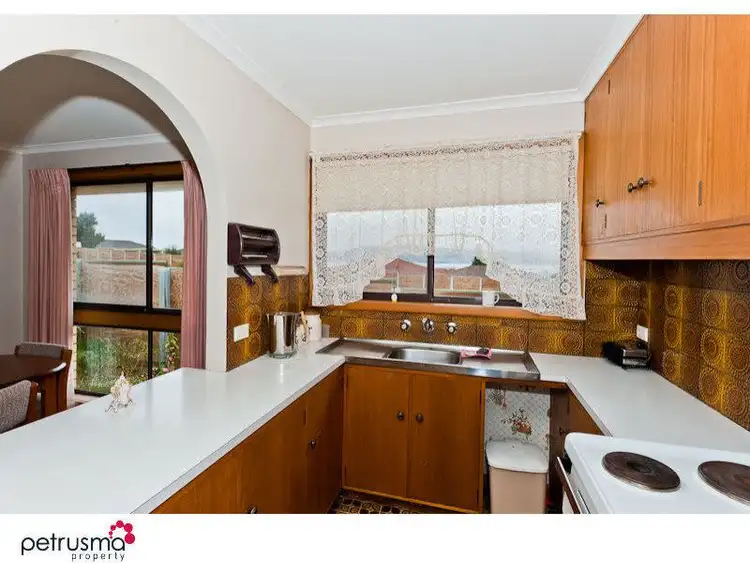 Fifth view of Homely villa listing, 2/17 Norma Street, Howrah TAS 7018