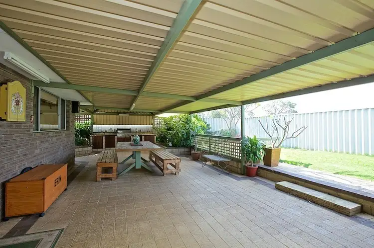 15 Macaulay Ave, Duncraig WA 6023