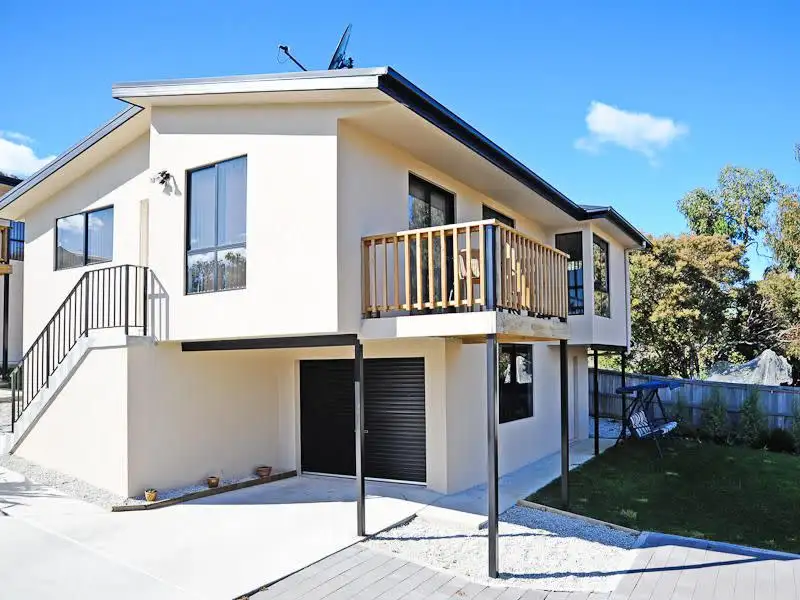 Main view of Homely unit listing, 3/102 Gordons Hill Road, Lindisfarne TAS 7015