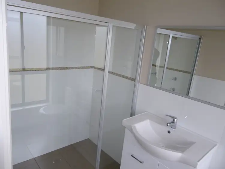 Sixth view of Homely house listing, 33 Robinson Court, Orange NSW 2800