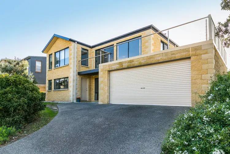15 Pomora Avenue, Torquay VIC 3228