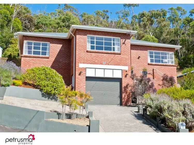 17 Stewart Crescent, Taroona TAS 7053