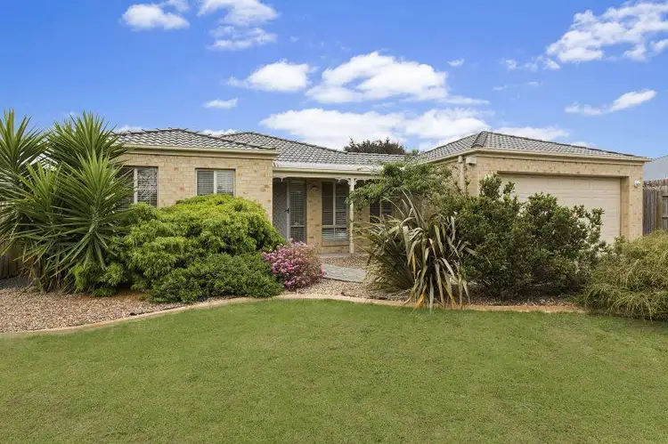 12 SAUNTON DRIVE, Cranbourne VIC 3977