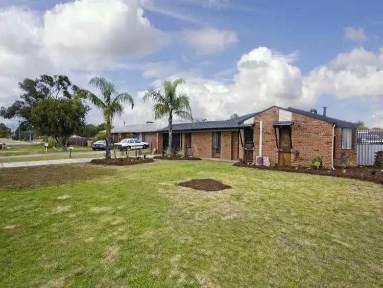 27 Prescott Drive, Gosnells WA 6110
