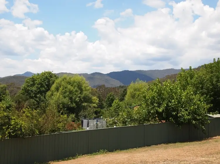 10 Hargreaves Road, Bright VIC 3741