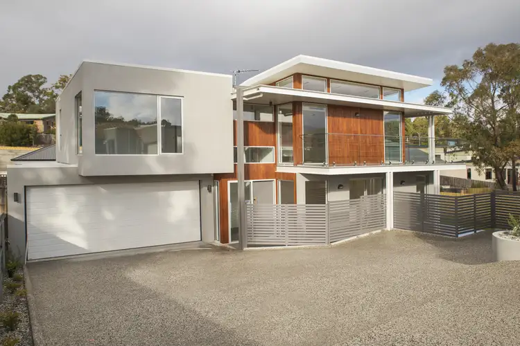 a/3 Dianella Drive, Blackmans Bay TAS 7052