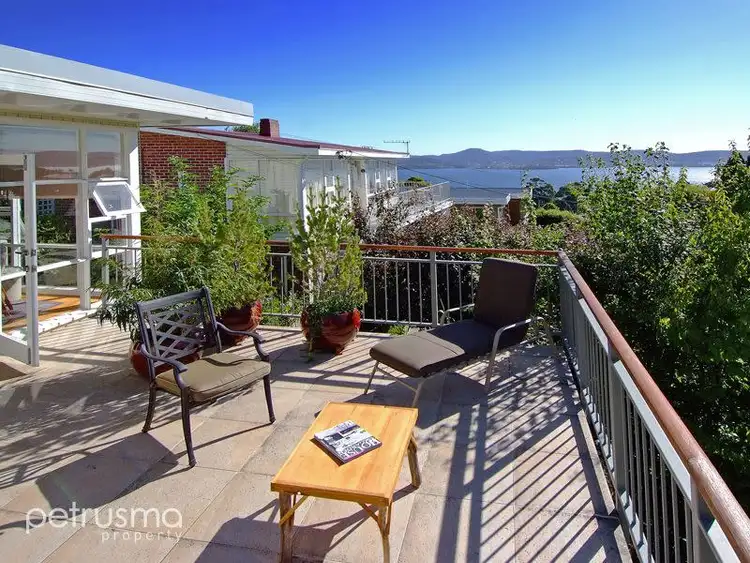 4 Buchanan Avenue, Sandy Bay TAS 7005