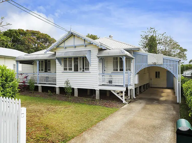 6 FRANK STREET, Scarborough QLD 4020