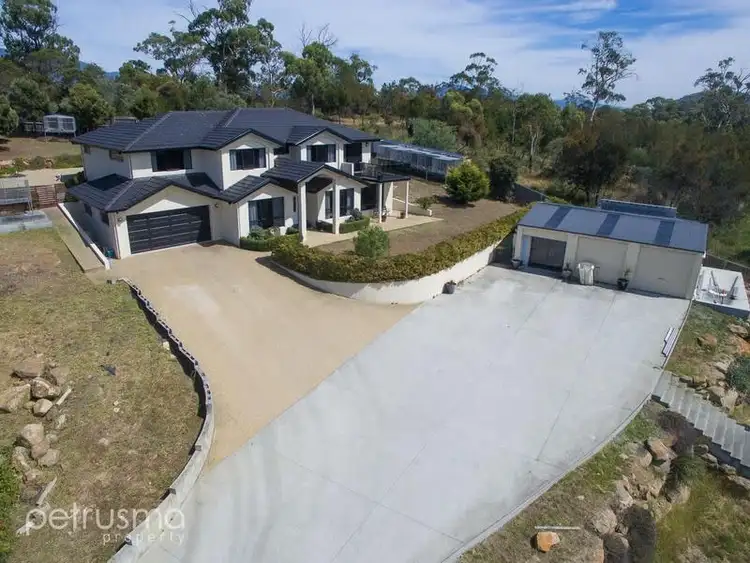 15 Radiata Drive, Lindisfarne TAS 7015