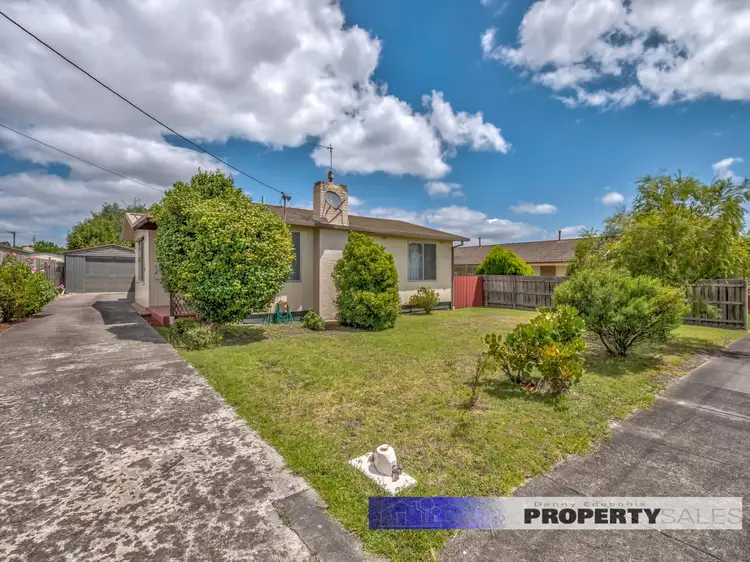 17 Mirboo Street, Newborough VIC 3825