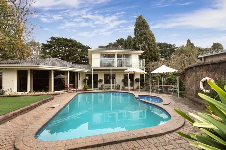 51 Wimbledon Avenue, Mount Eliza VIC 3930