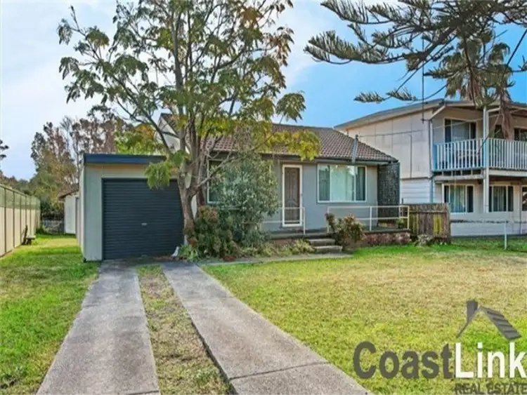 11 Dale Avenue, Chain Valley Bay NSW 2259