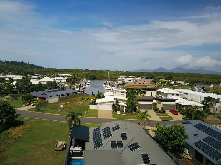 21 Debbie St, Trinity Park QLD 4879