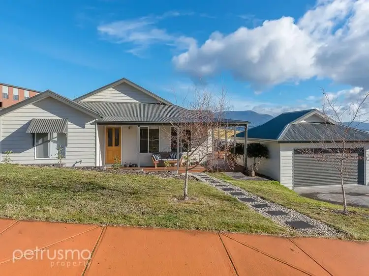 22 Spinnaker Crescent, Tranmere TAS 7018