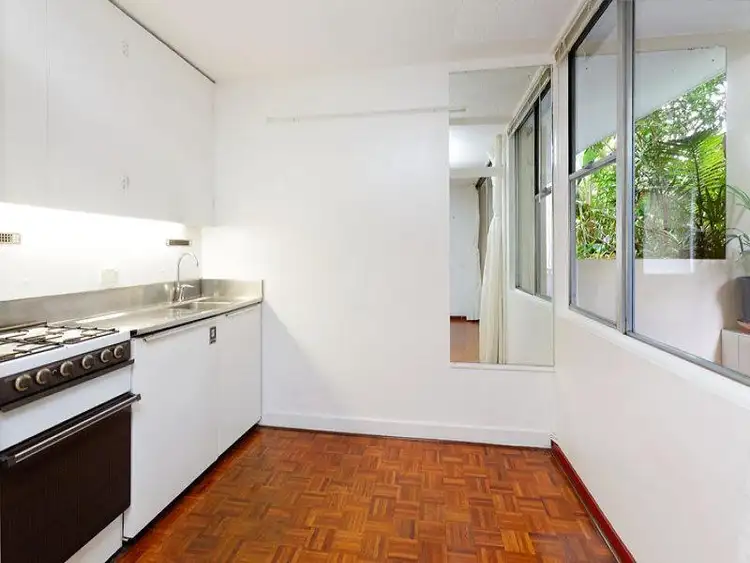 Fourth view of Homely studio listing, 106/76 Roslyn Gardens, Elizabeth Bay NSW 2011